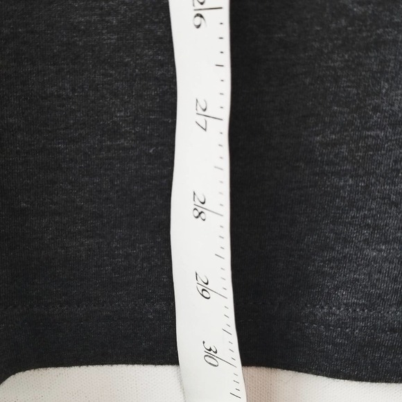 CANVAS girl boss graphic v-neck t-shirt! - Picture 6 of 7